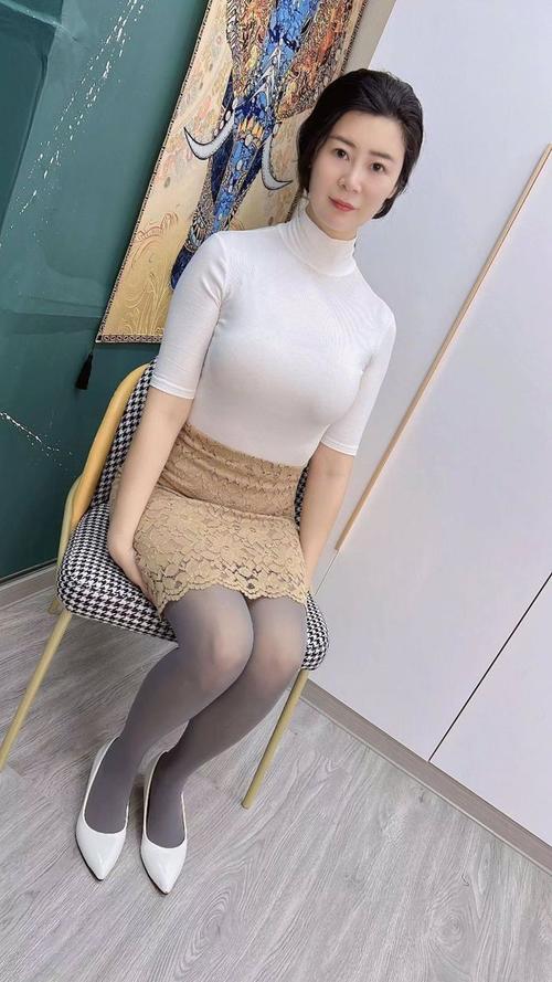 人伦之人妻少妇的相关介绍