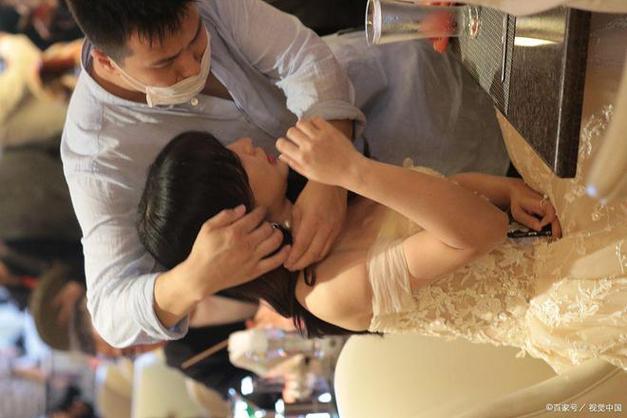 18岁女生的乳的相关介绍