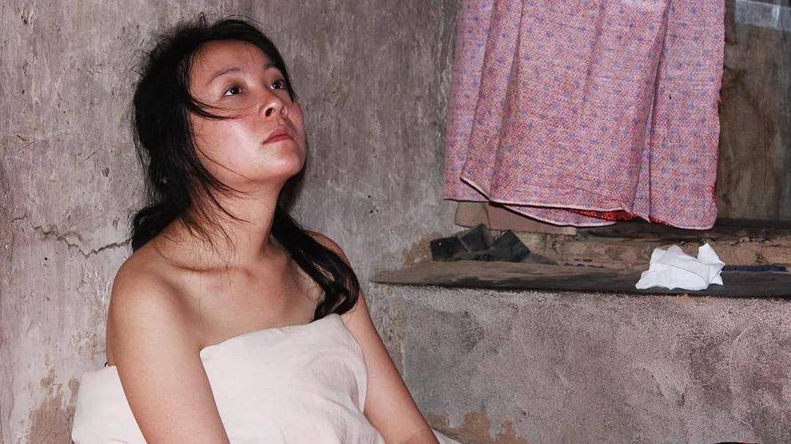 欧美激情在线一区二区的相关介绍