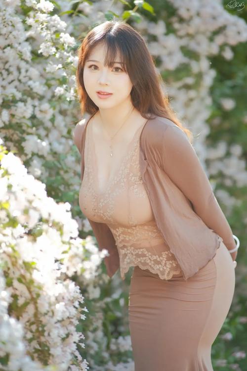 少妇人妻7777的相关介绍