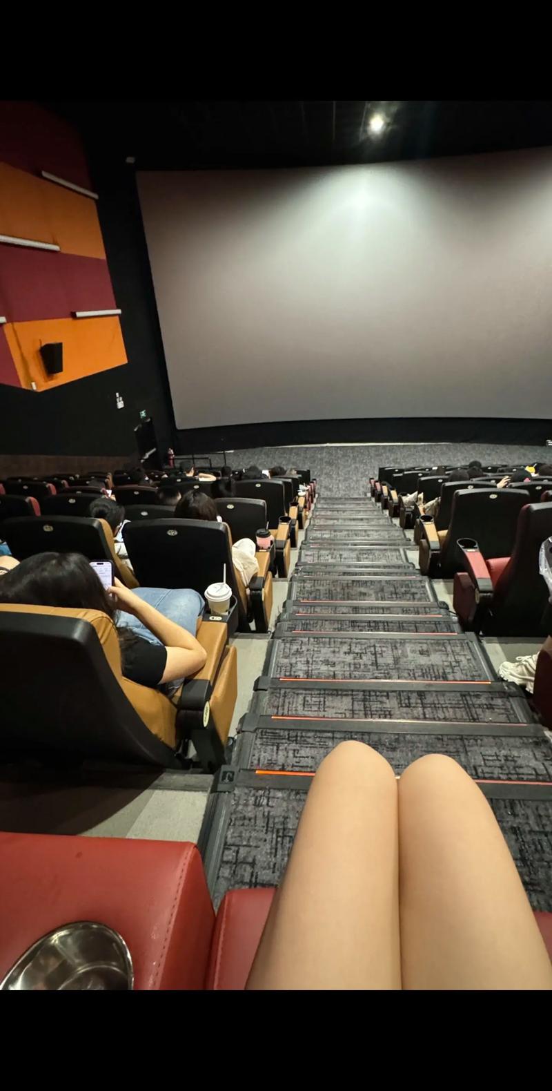 女教师吞精让我爽了一夜的相关介绍