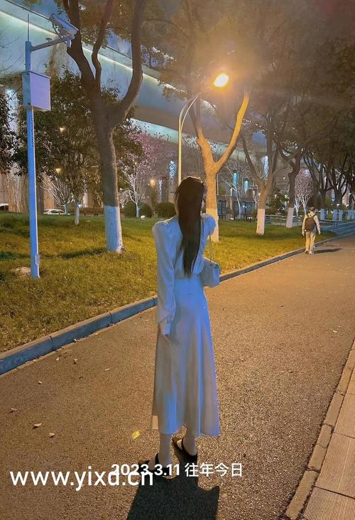 街头搭讪人妻中文字幕的相关介绍