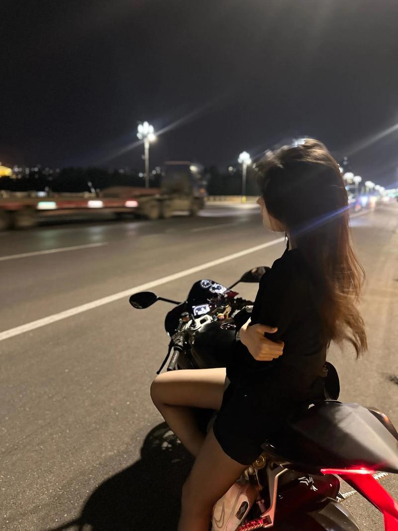 女生早上起来下面有黄色分泌物的相关介绍