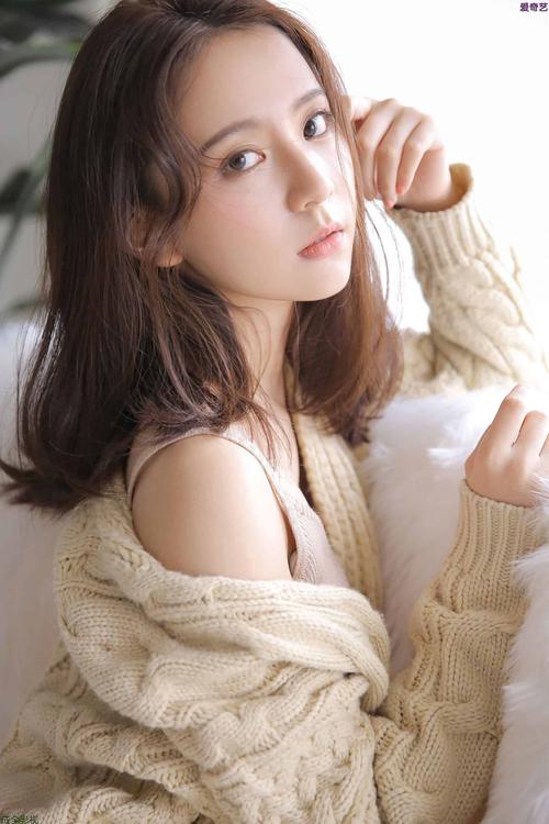 亲的秘书大奶子好舒服搞得好爽啊啊的相关介绍