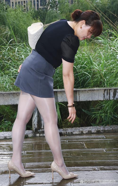 女性下体总有黄色分泌物的相关介绍