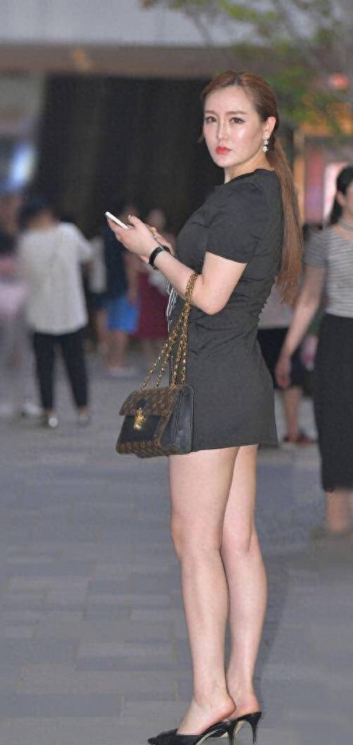 欧美精品久久久久久干草小说的相关介绍