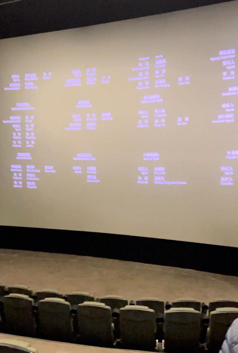 一边亲一边摸一边脱一边舔的相关介绍