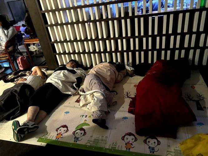 午夜av爽片的相关介绍