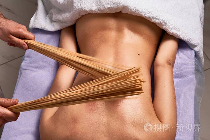 裸体艺术按摩：身心释放与美学疗愈的深层体验 | 裸体艺术疗程 艺术疗愈按摩 身心平衡SPA