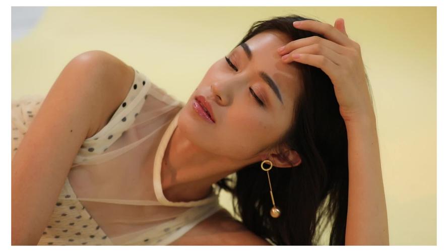人妻少妇的诱惑在线的相关介绍