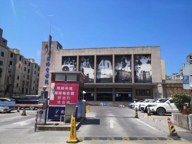 搭讪丰满人妻一区二区的相关介绍