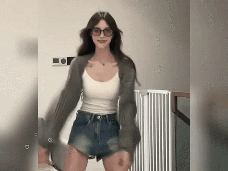 美女十八av毛片的相关介绍