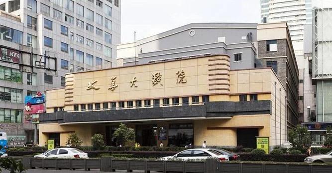 亚洲黑丝在线播放的相关介绍
