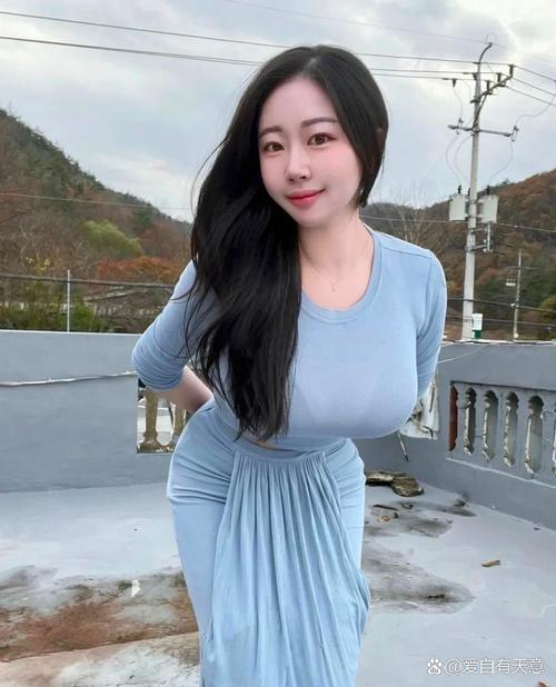 新人女秘书的相关介绍