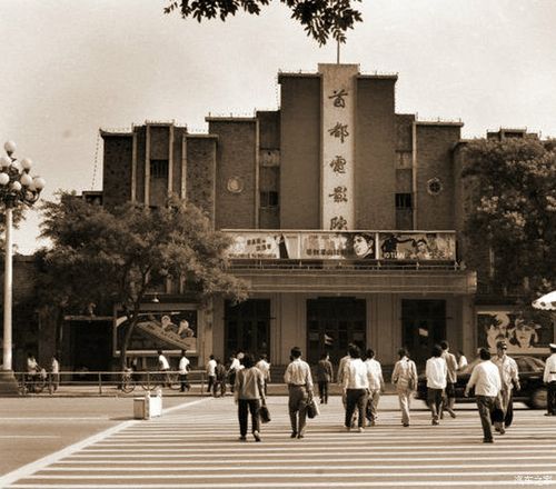 莉莉影院哈哈中文版的相关介绍