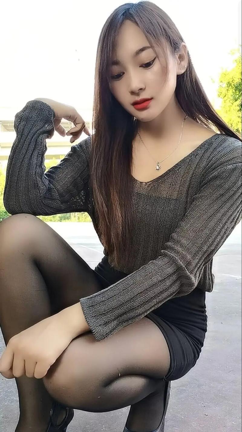 人妻女朋友的相关介绍