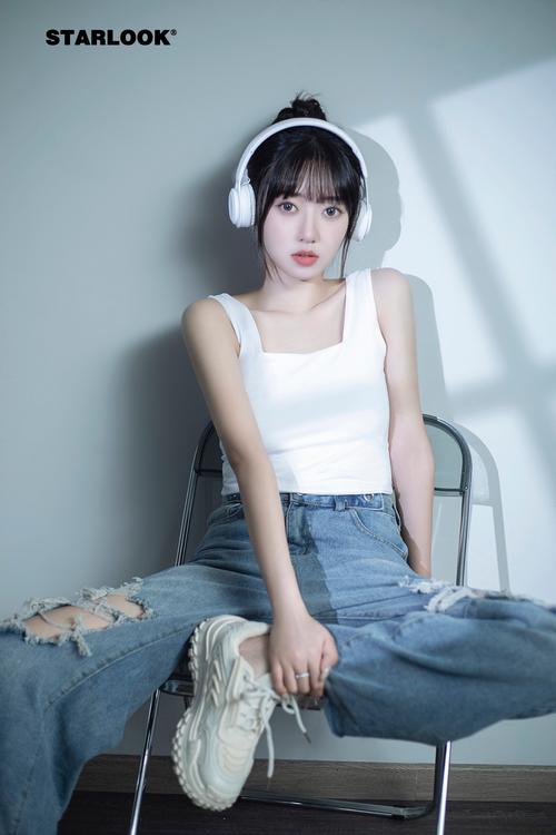 av黑丝美女在线观看的相关介绍