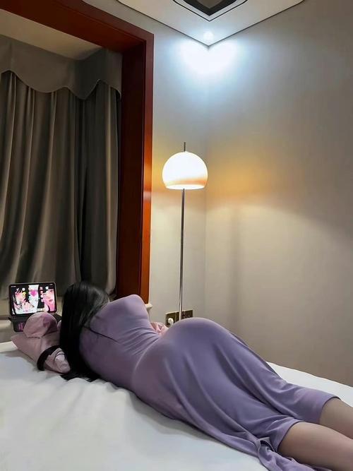 亚洲av熟女少妇的相关介绍